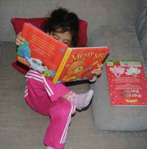 Bebekler ve Küçük Çocuklar için İngilizce Kitap Okumanın Önemi