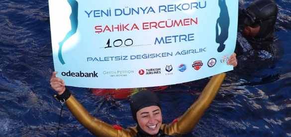 Şahika Ercümen dünya dalış rekoru kırdı